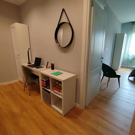 Apartment Hub In R'home *